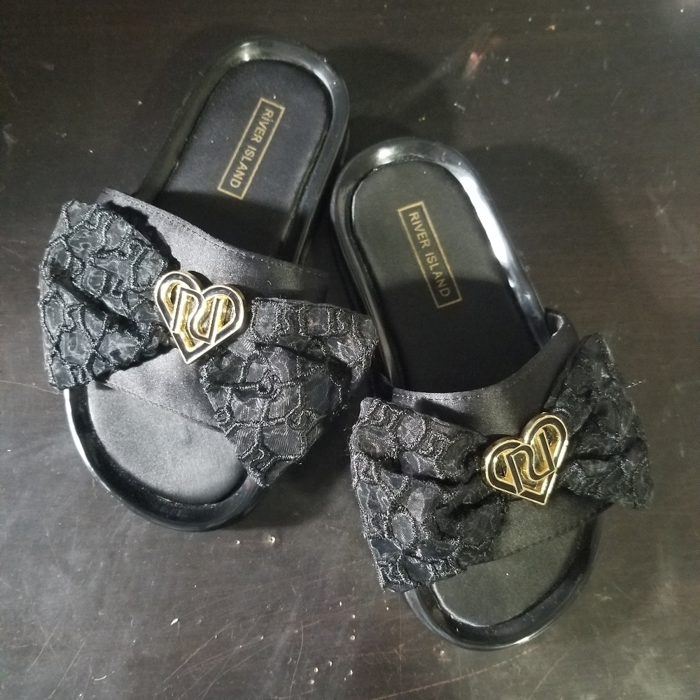 Little Girl River Island black bow slippers size 11